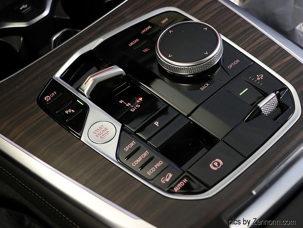 Used 2026 BMW X7 xDrive40i w/ Premium Package image 15