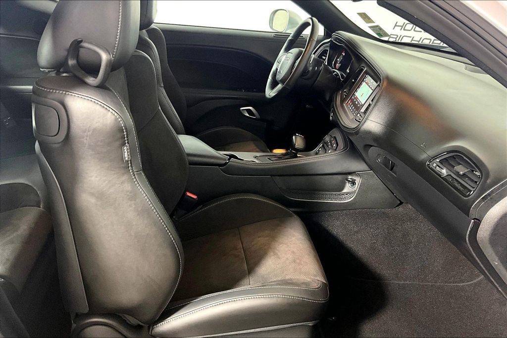 Used 2023 Dodge Challenger R/T w/ Plus Package image 6