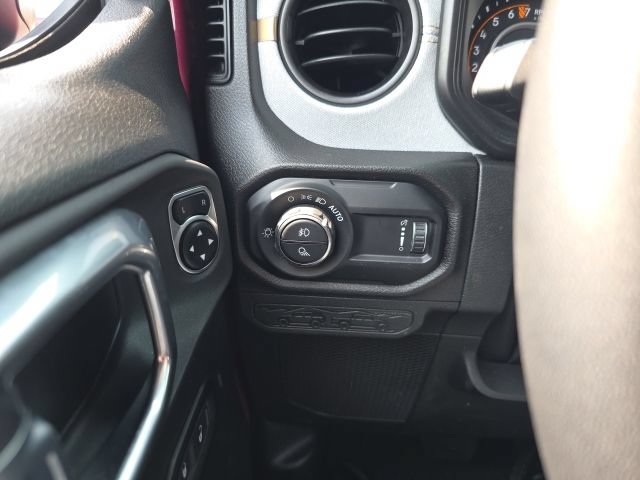 Used 2024 Jeep Gladiator Sport AWD/4WD image 16