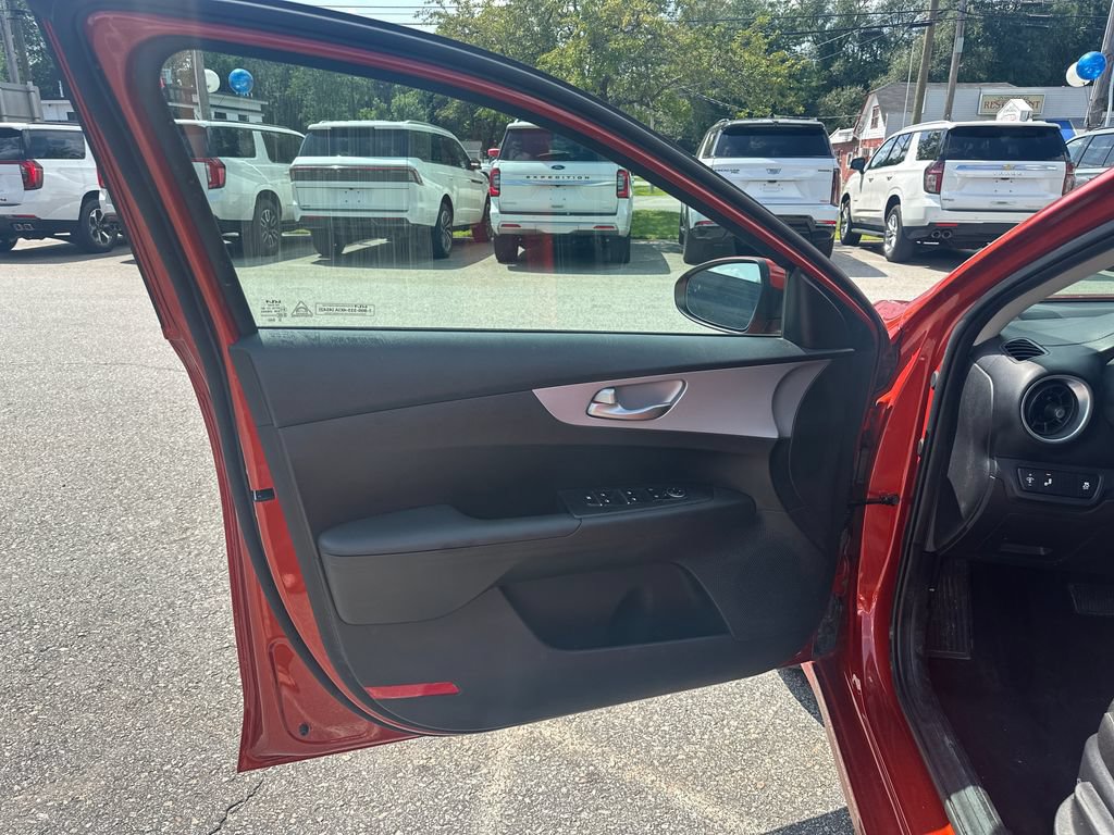 Certified 2024 Kia Forte LXS w/ LXS Technology Package FWD image 10