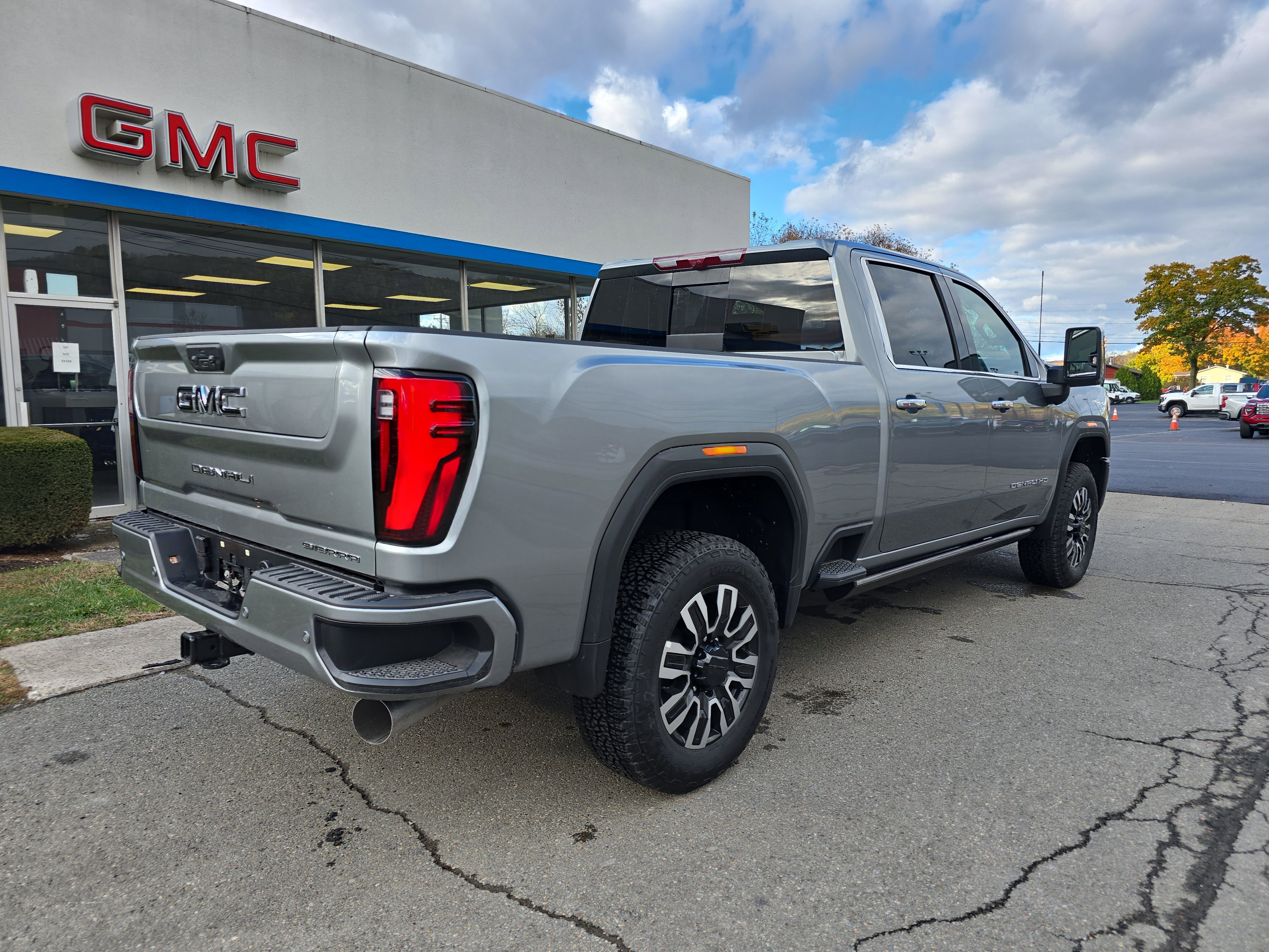 New 2026 GMC Sierra 2500 Denali Ultimate video 3