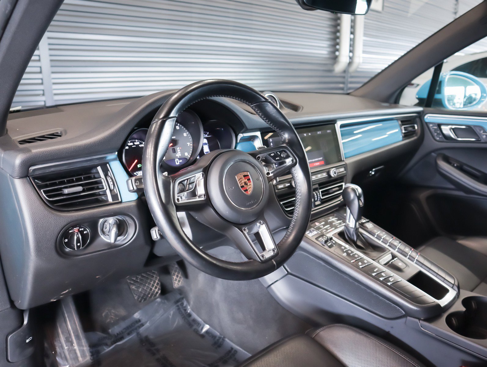 Certified 2020 Porsche Macan S AWD/4WD image 4