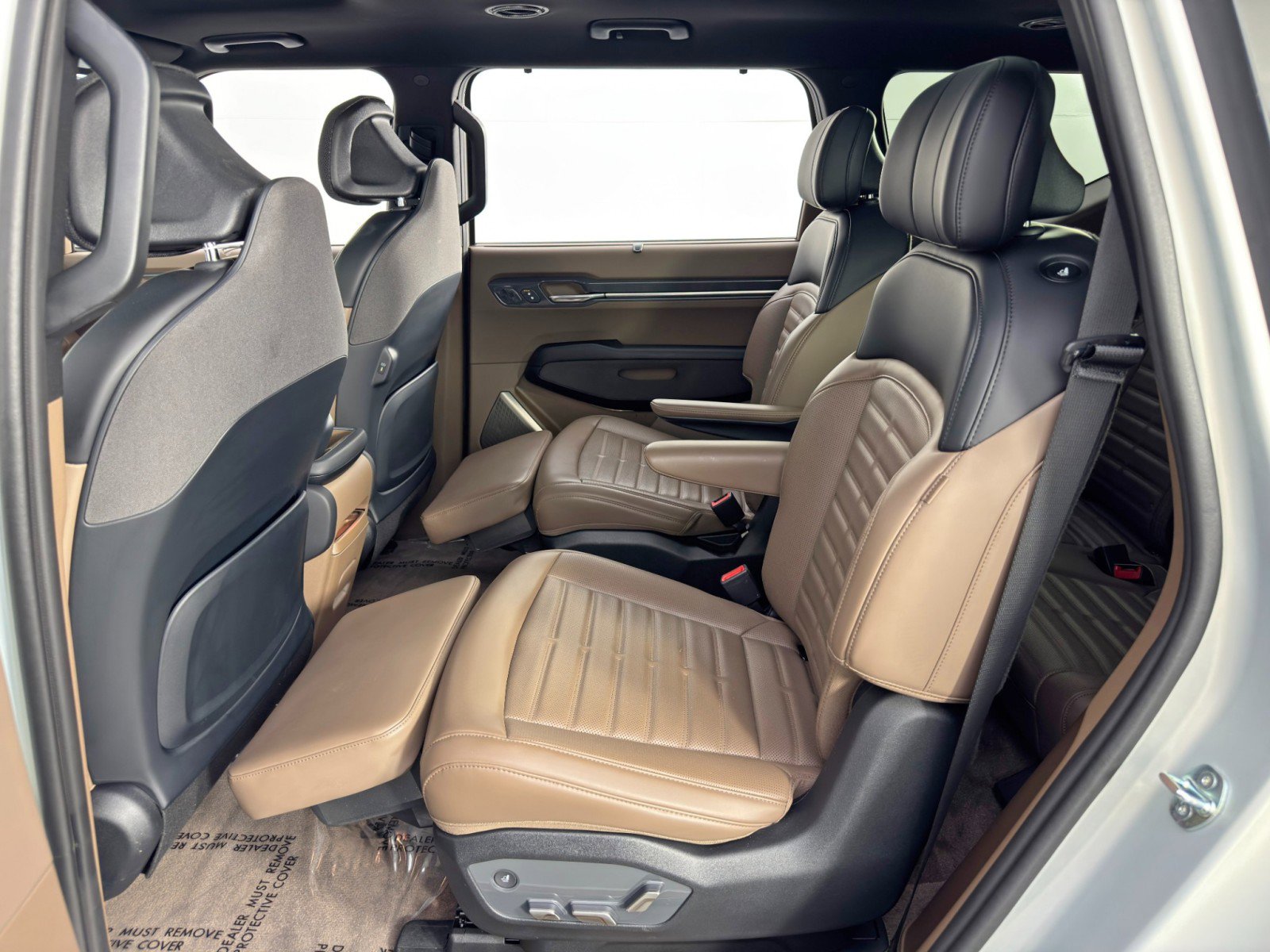 Used 2024 Kia EV9 Land image 43