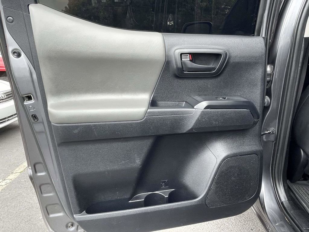 Used 2021 Toyota Tacoma SR AWD/4WD image 16
