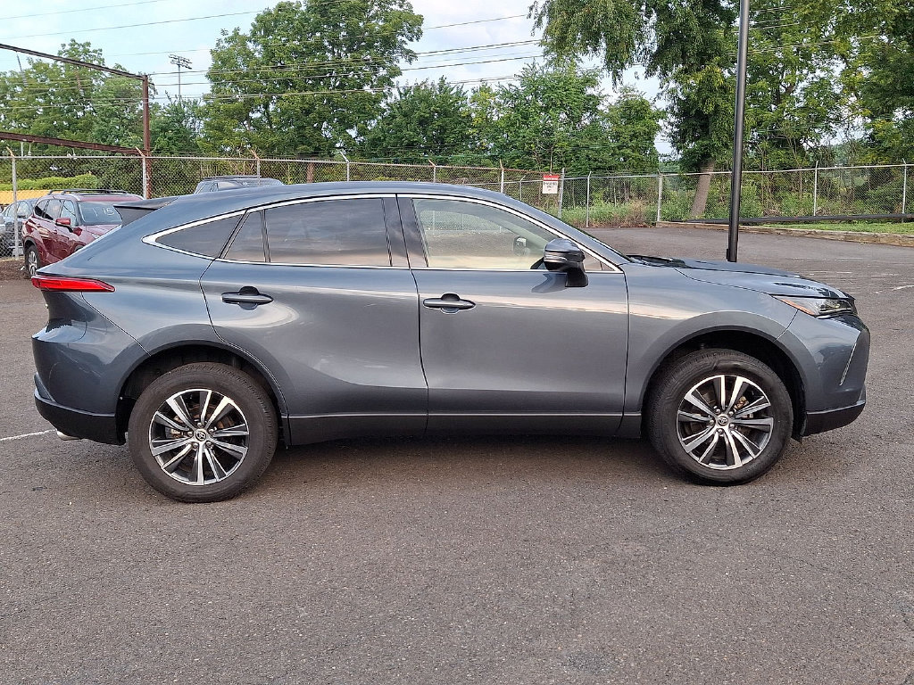 Used 2022 Toyota Venza LE AWD/4WD image 33