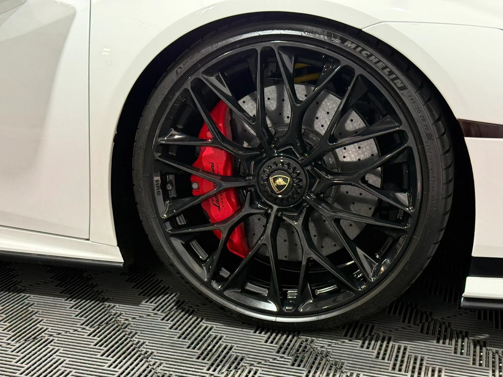 Used 2023 Lamborghini Huracan Tecnica RWD image 18