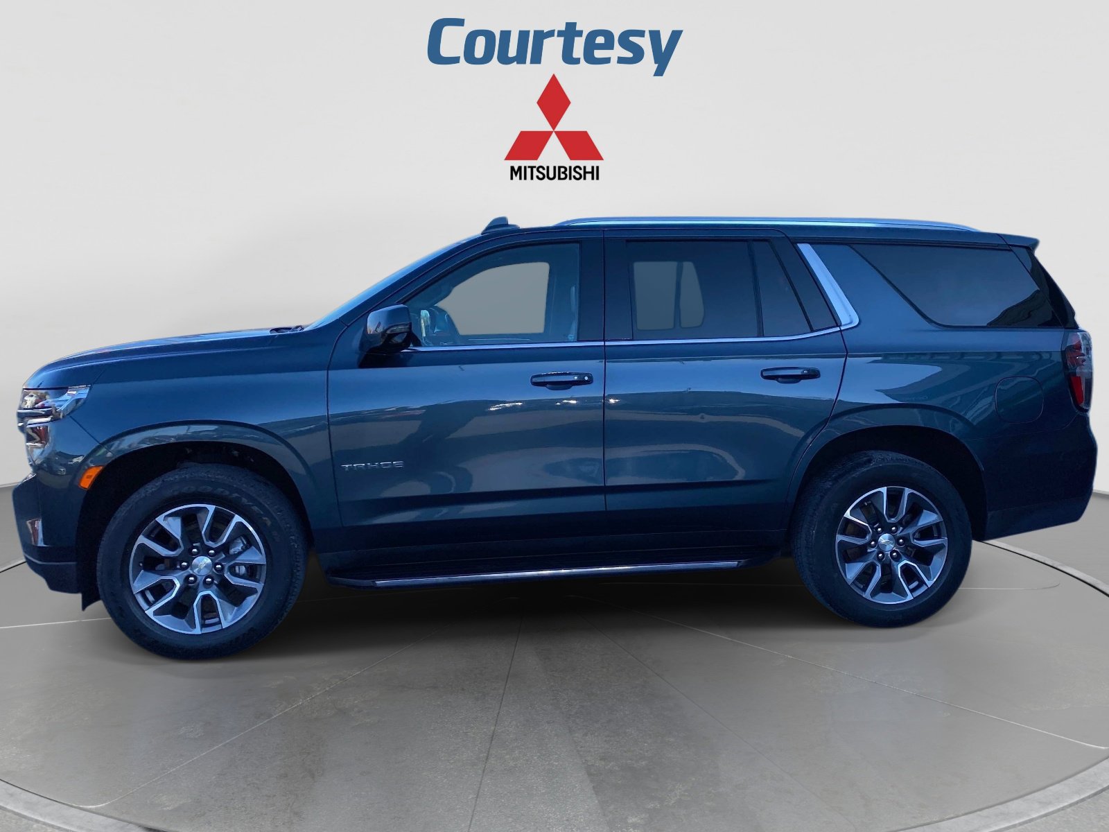 Used 2021 Chevrolet Tahoe LT w/ LT Signature Package AWD/4WD image 2