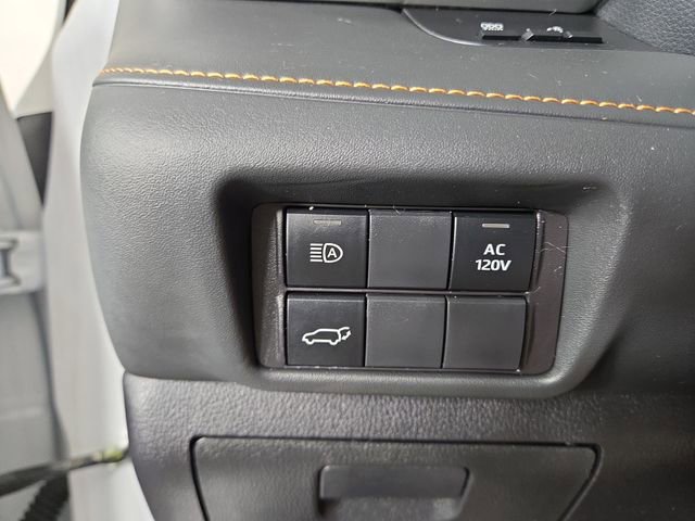 Used 2023 Toyota Highlander Bronze Edition image 32