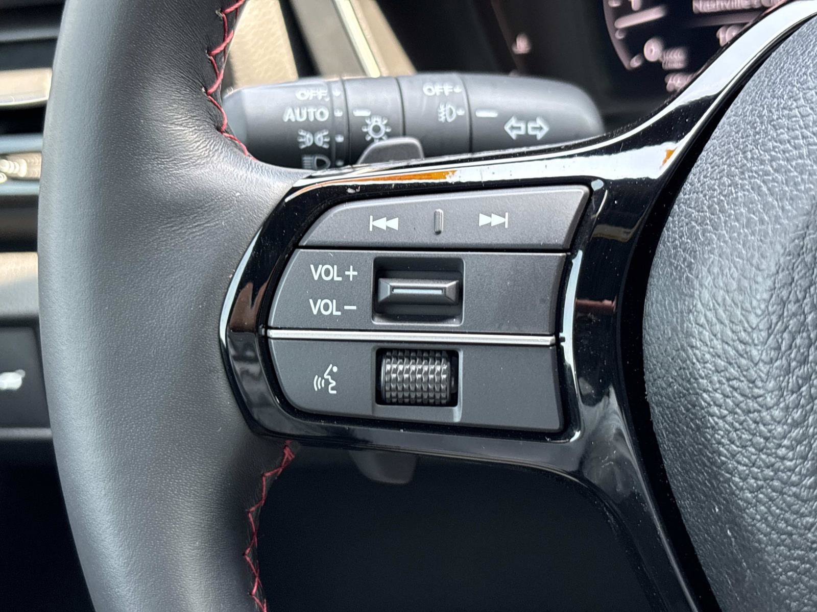 Used 2025 Honda Pilot Black Edition image 19