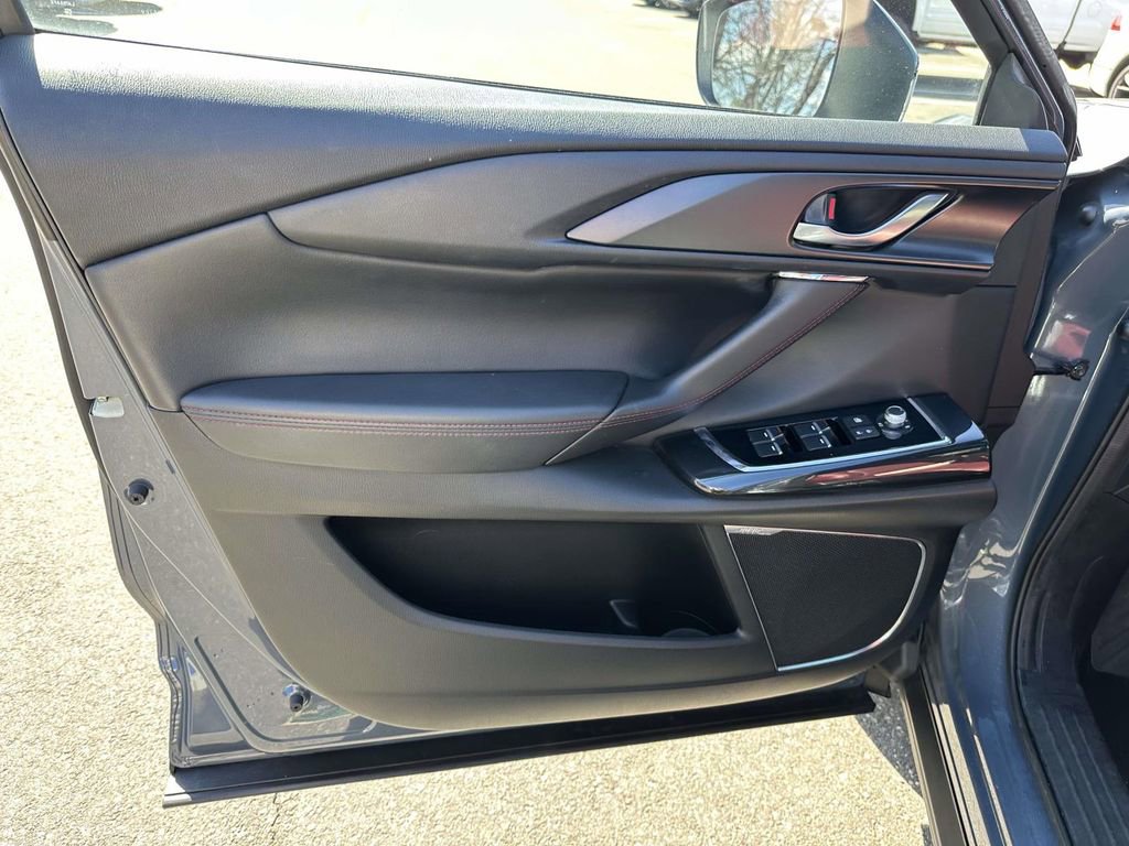 Used 2023 MAZDA CX-9 Carbon Edition AWD/4WD image 15