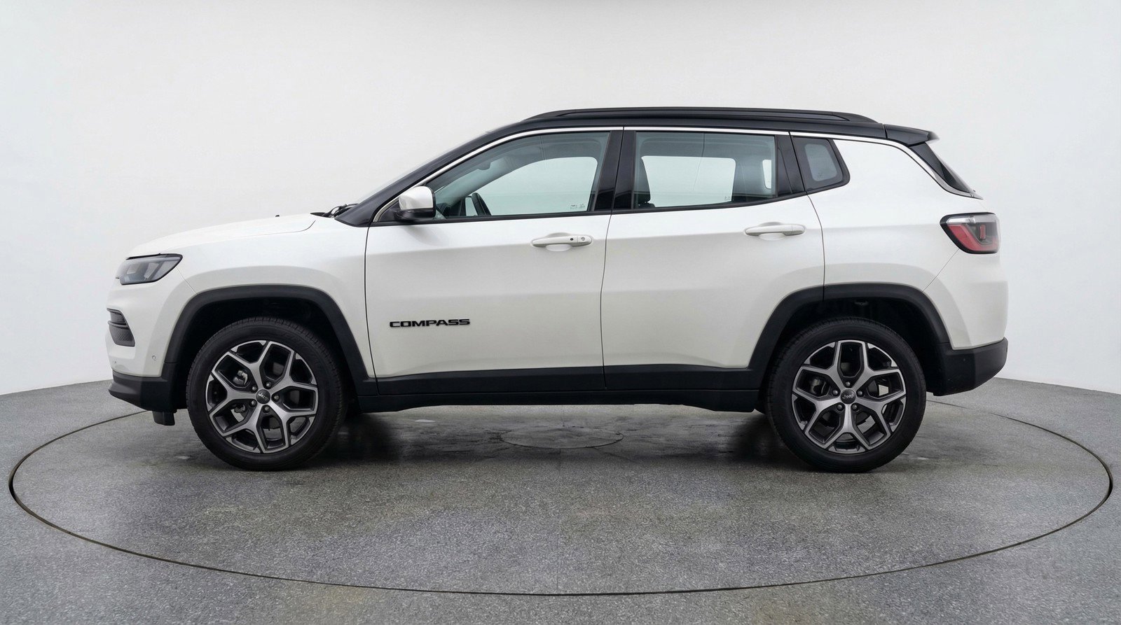 Used 2025 Jeep Compass Limited image 5