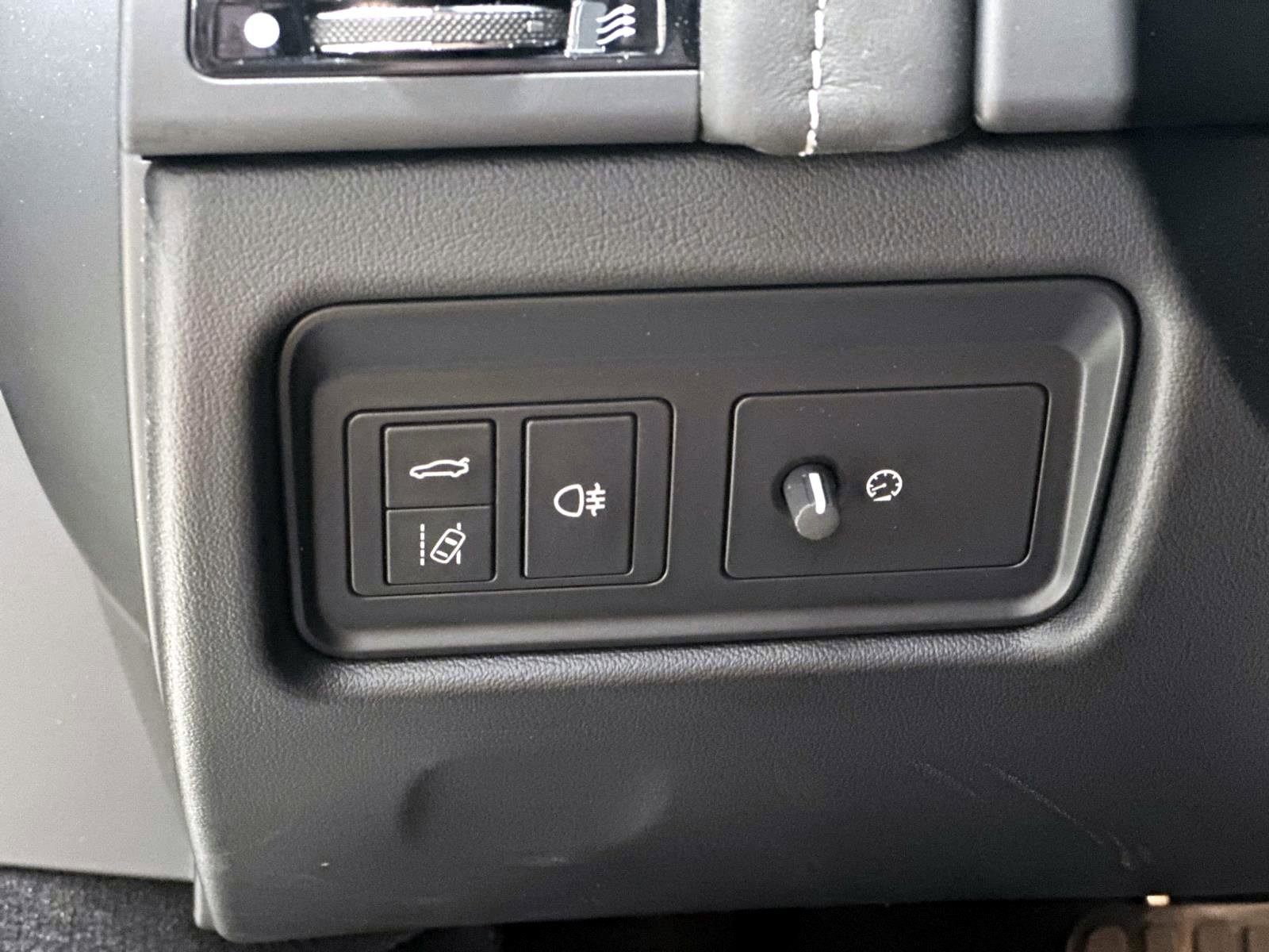 New 2024 Jaguar F-TYPE R image 17