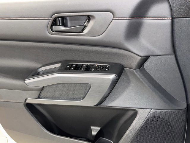 New 2025 Nissan Pathfinder Rock Creek image 23