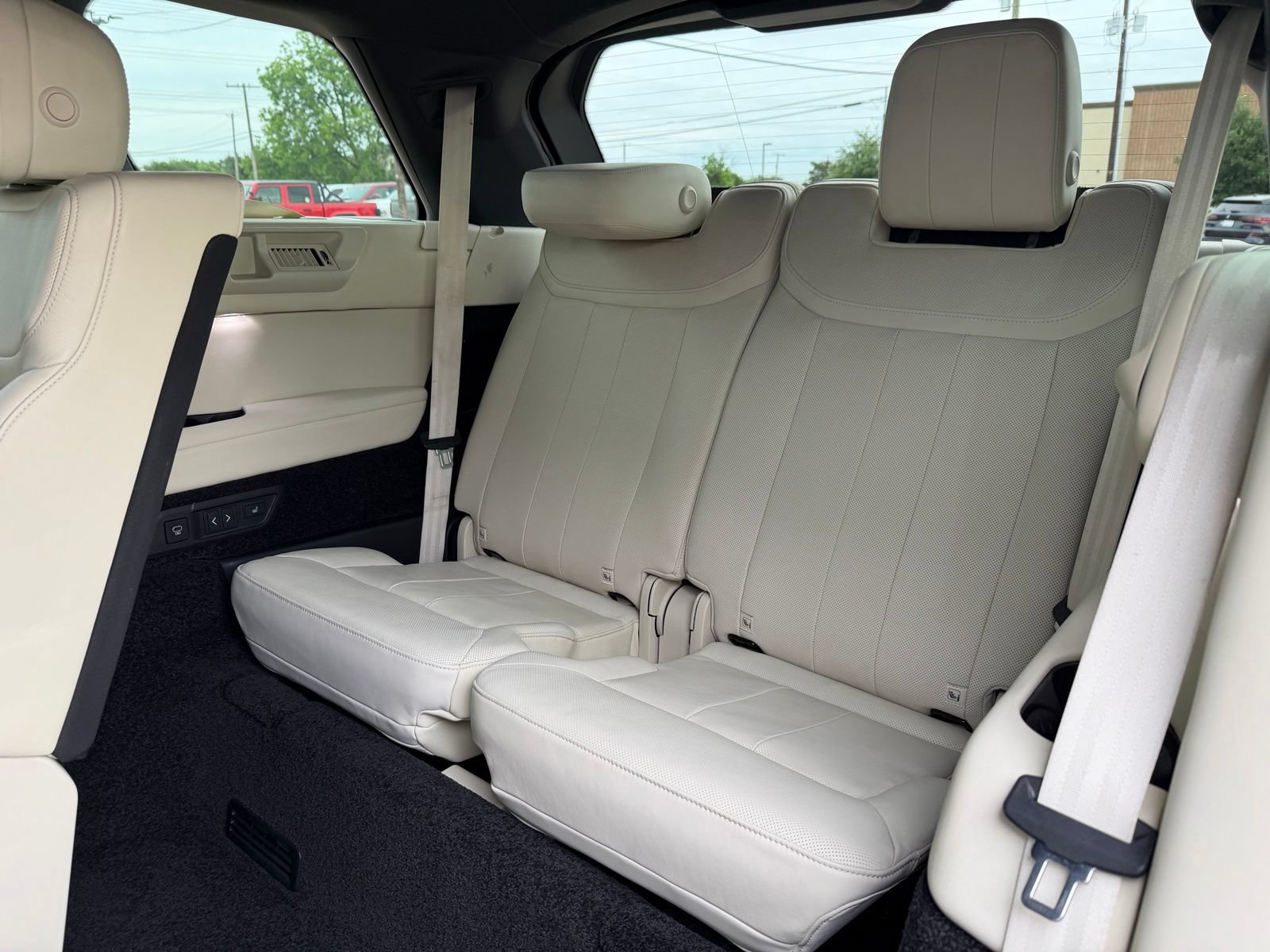 Used 2023 Land Rover Range Rover Long Wheelbase Autobiography AWD/4WD image 24