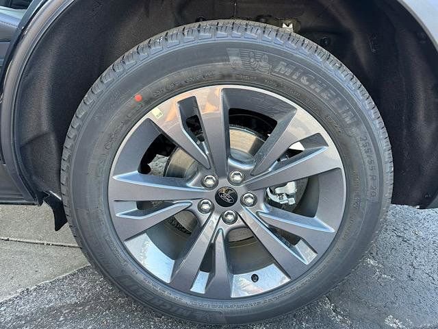 New 2025 Ford Explorer Active w/ Active Comfort Package image 16