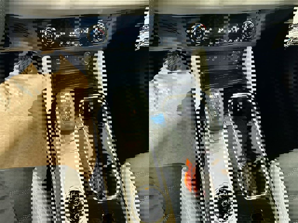 New 2025 Mitsubishi Outlander SE image 20