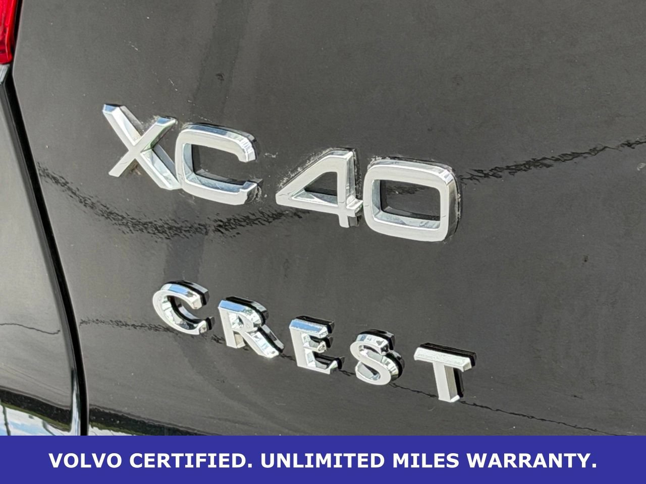 Certified 2025 Volvo XC40 B5 Ultra AWD/4WD image 12