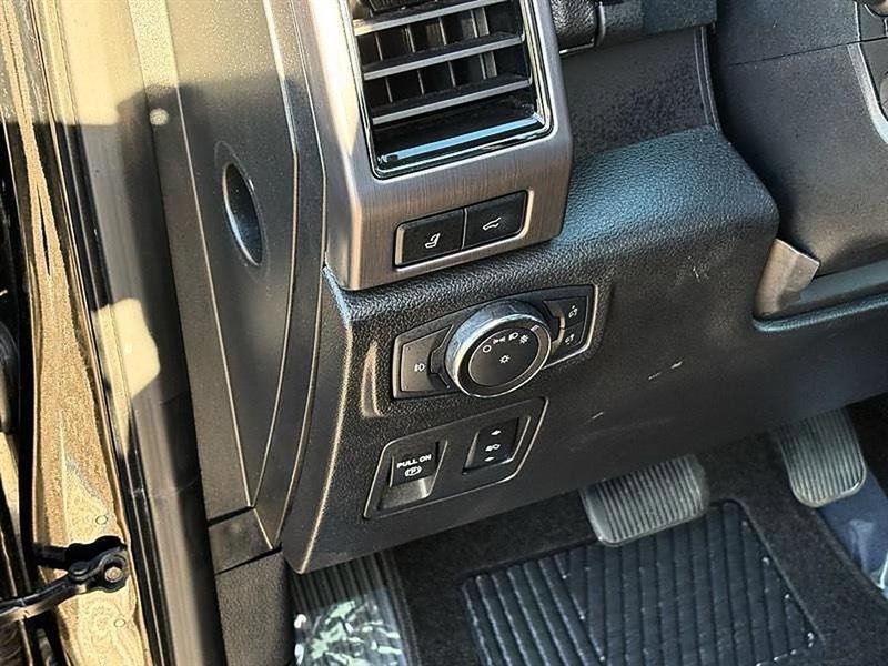 Used 2018 Ford Expedition Max Platinum image 24