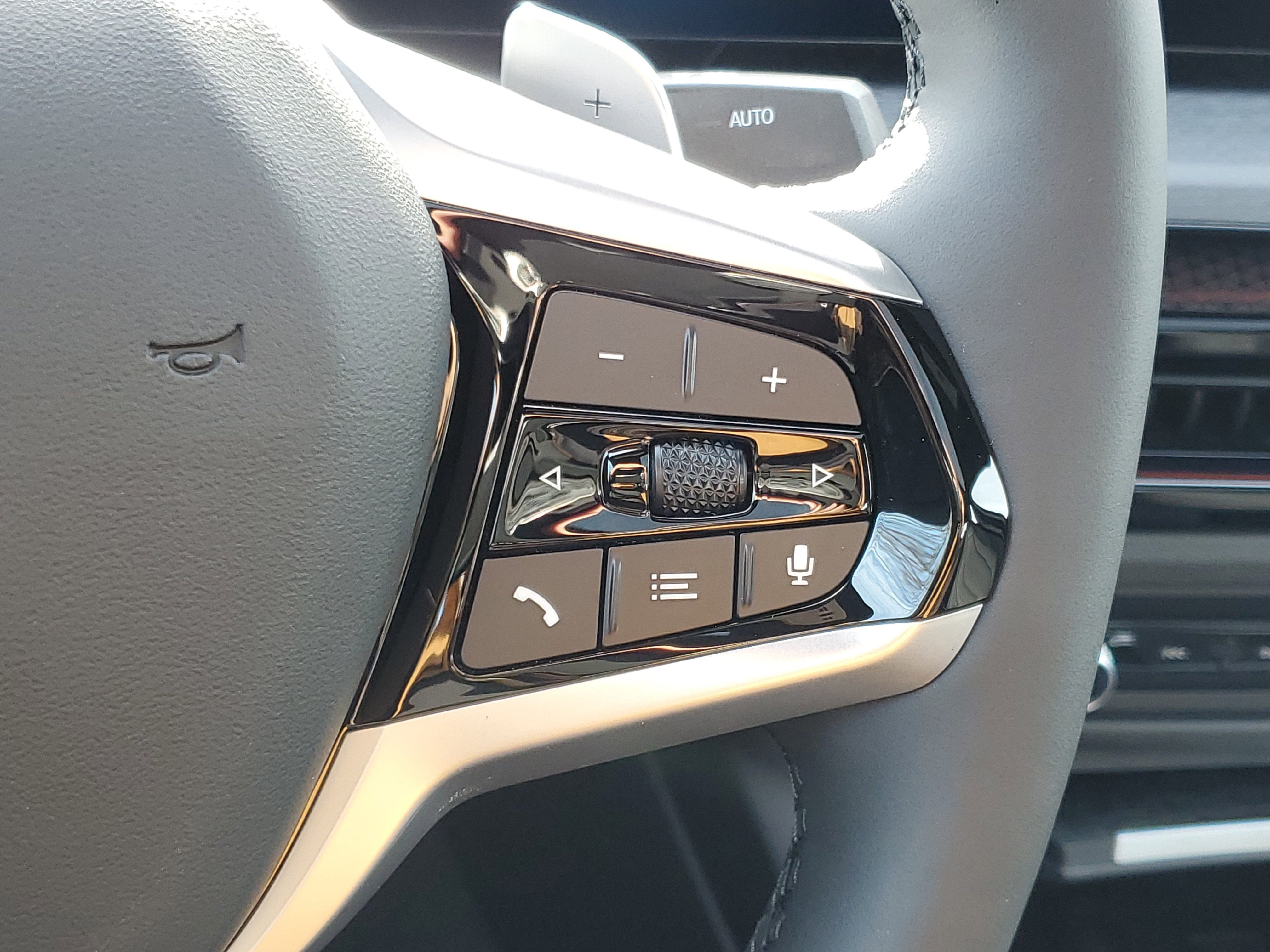 New 2026 BMW 330i xDrive Sedan w/ Convenience Package image 13