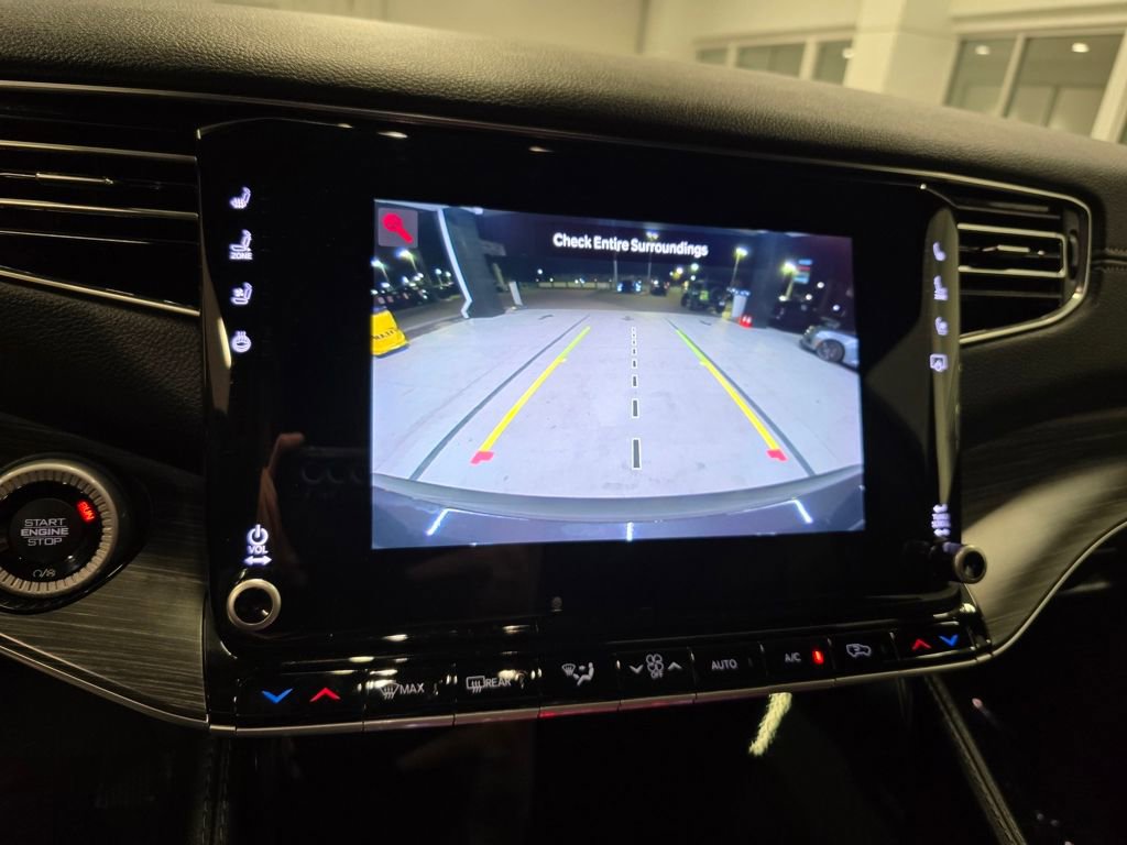 Used 2023 Jeep Wagoneer L Series III w/ Preferred Equipment Group image 25