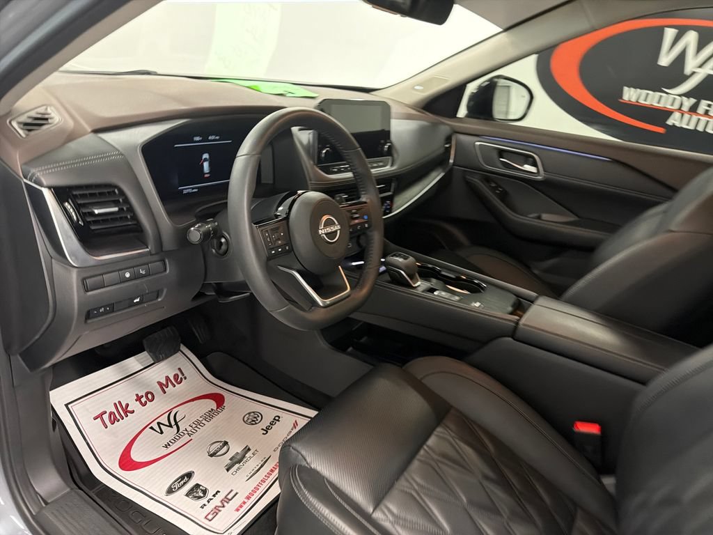 Used 2023 Nissan Rogue Platinum w/ Platinum Premium Package FWD image 12