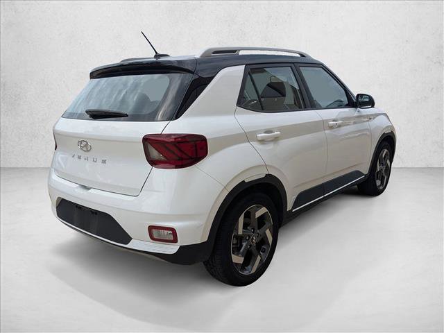 Used 2023 Hyundai Venue Limited FWD image 5