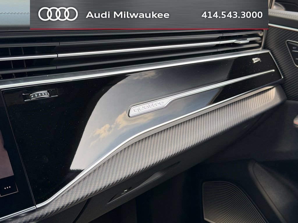 New 2027 Audi RS Q8 performance AWD/4WD image 34