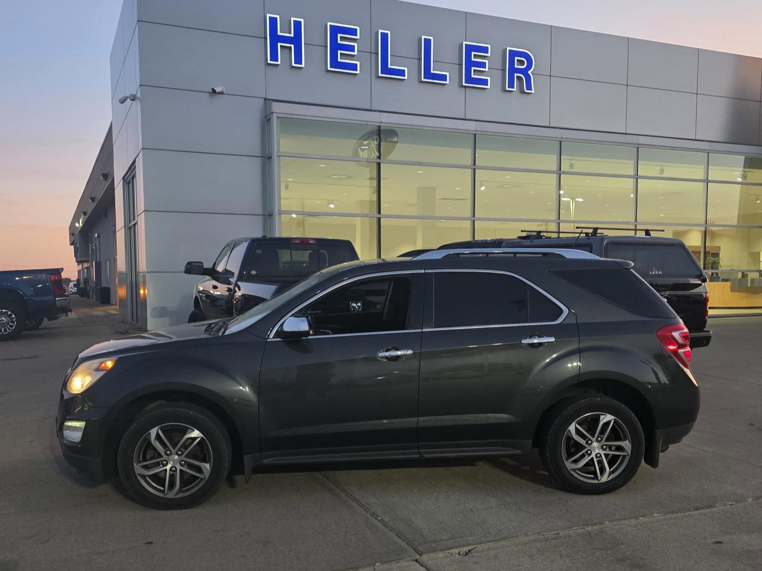 Used 2017 Chevrolet Equinox Premier w/ True North Edition image 3