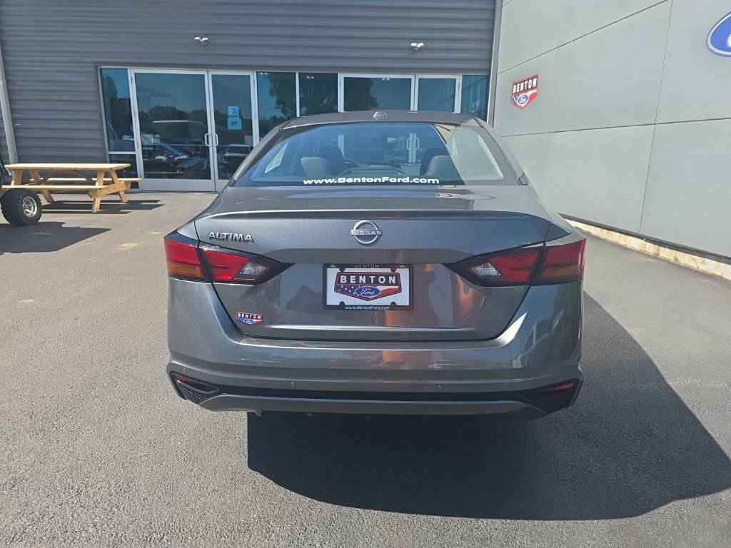 Used 2025 Nissan Altima 2.5 SV FWD image 9