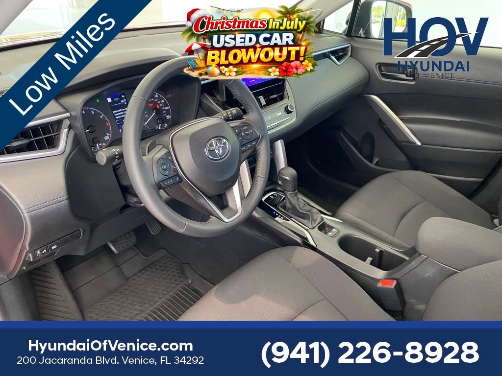 Used 2024 Toyota Corolla Cross LE w/ Moonroof Package FWD image 30