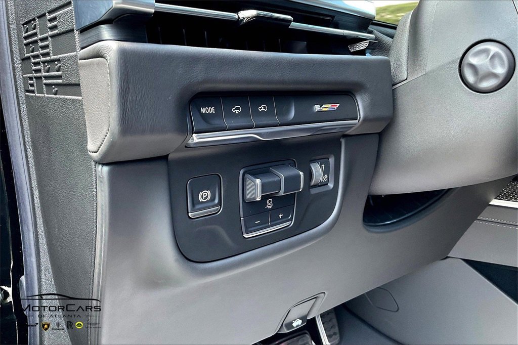Used 2025 Cadillac Escalade V w/ LPO, Floor Liner Package image 39
