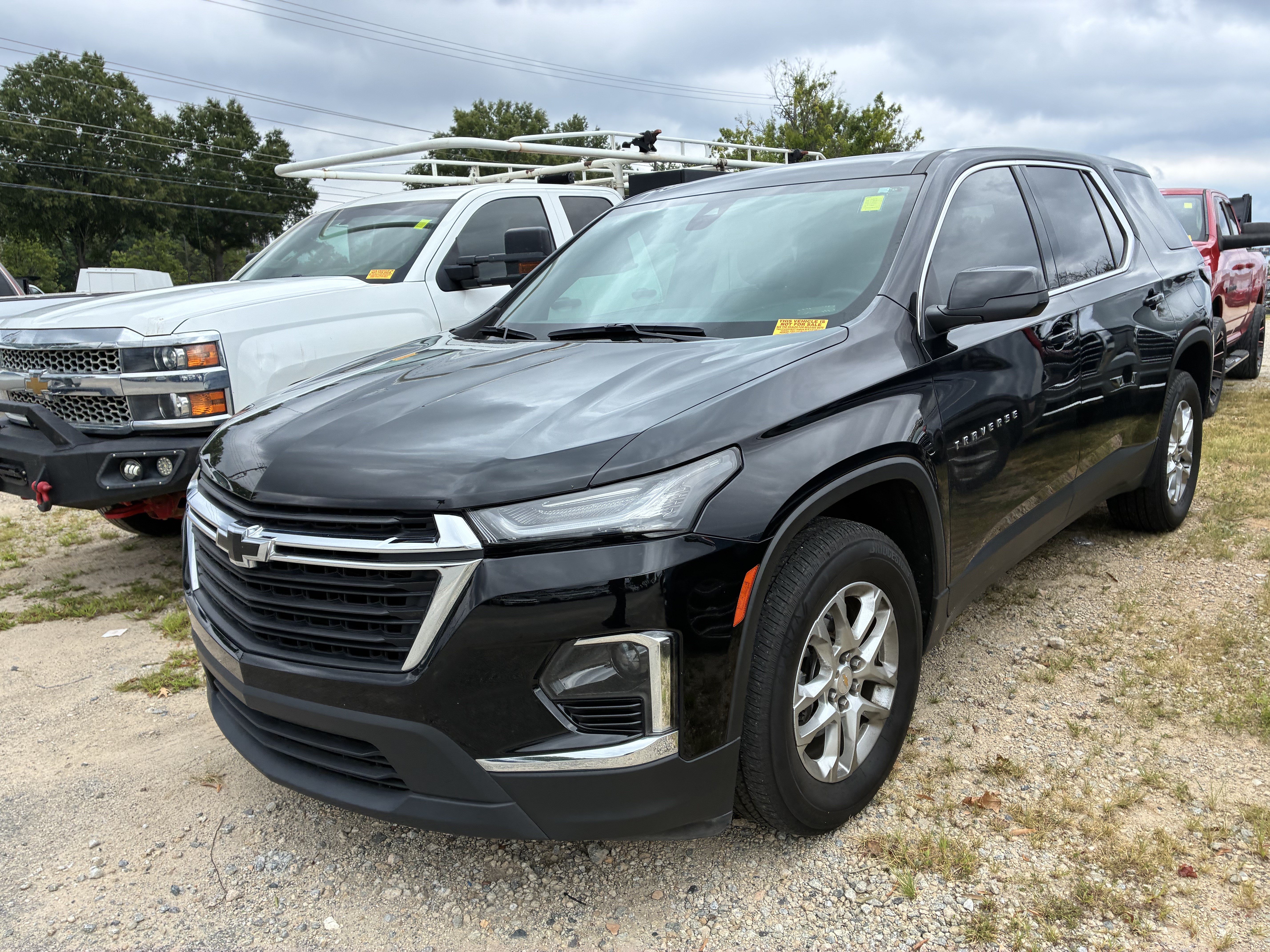 Used 2022 Chevrolet Traverse LS FWD image 3