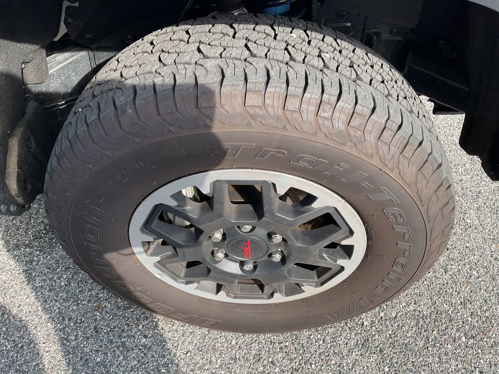 Used 2025 Toyota Tacoma TRD Off-Road AWD/4WD image 11