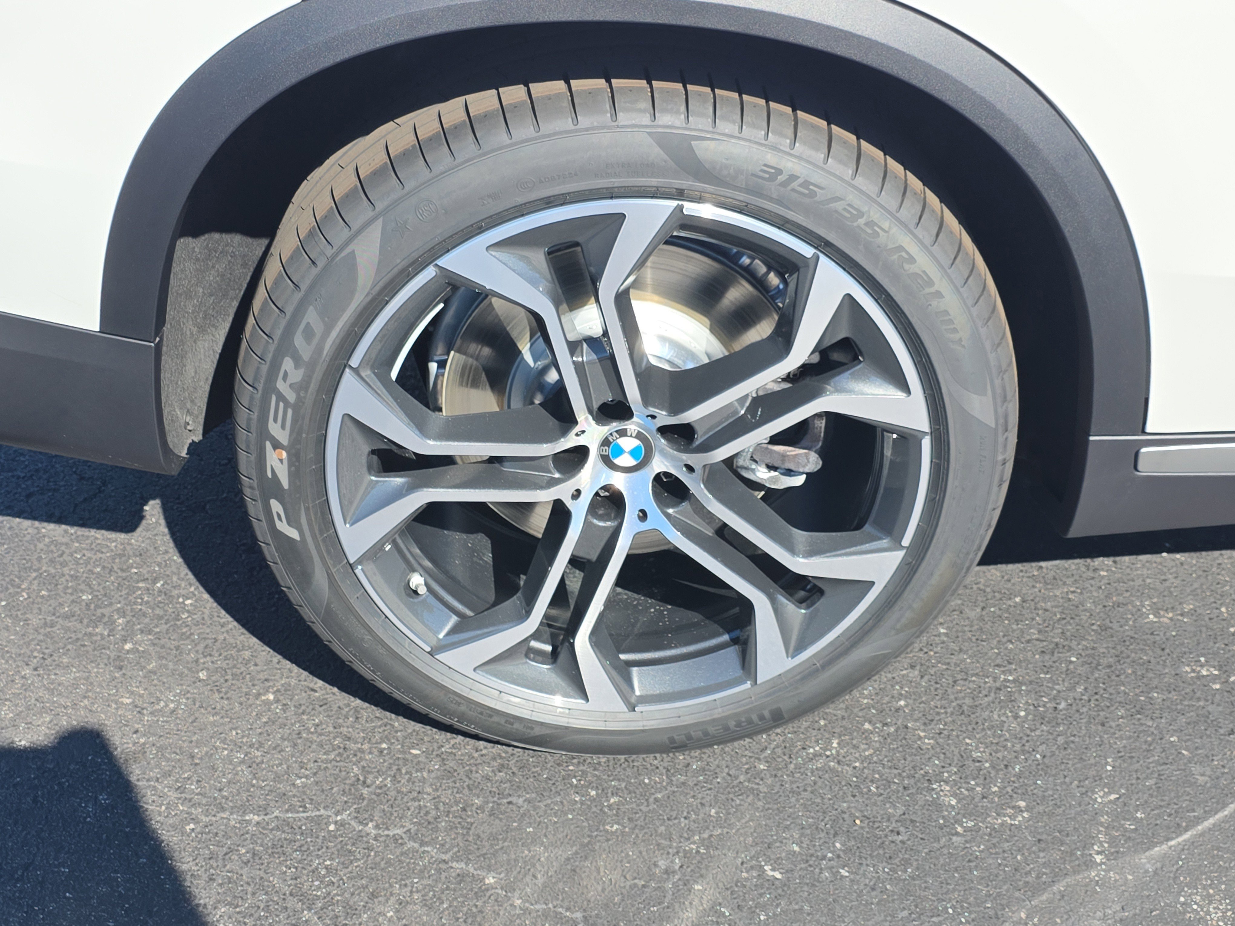 New 2026 BMW X5 xDrive50e image 7