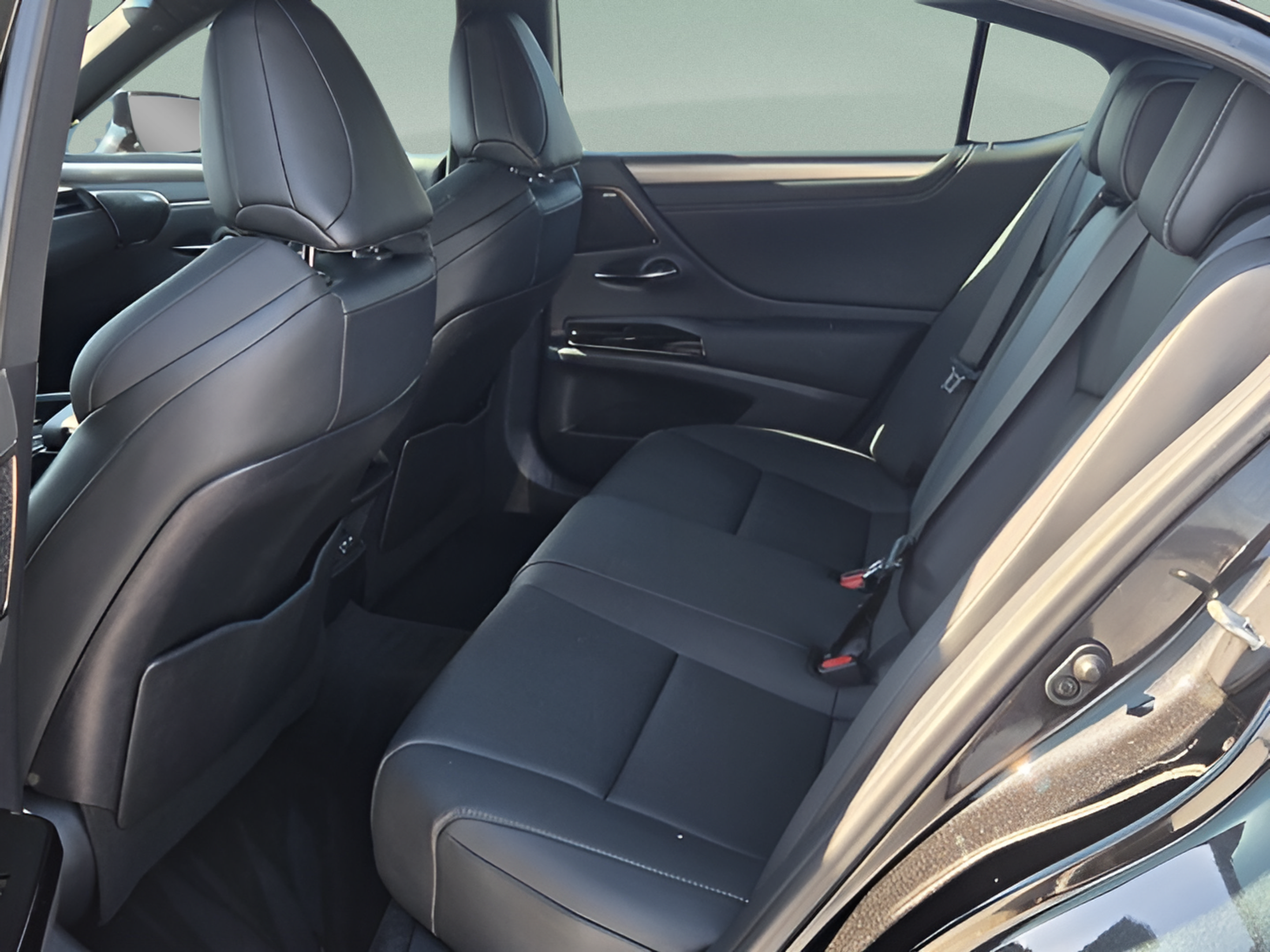 Used 2024 Lexus ES 350 F Sport w/ Accessory Package (Z2) FWD image 15