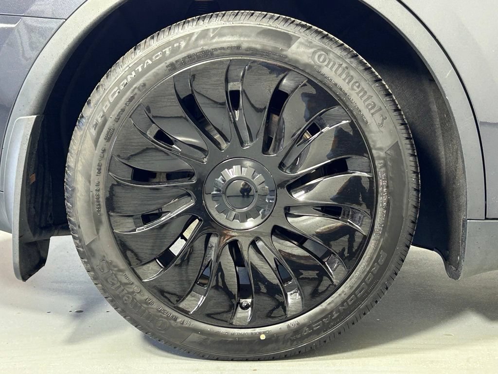 Used 2024 Tesla Model Y 2WD image 33