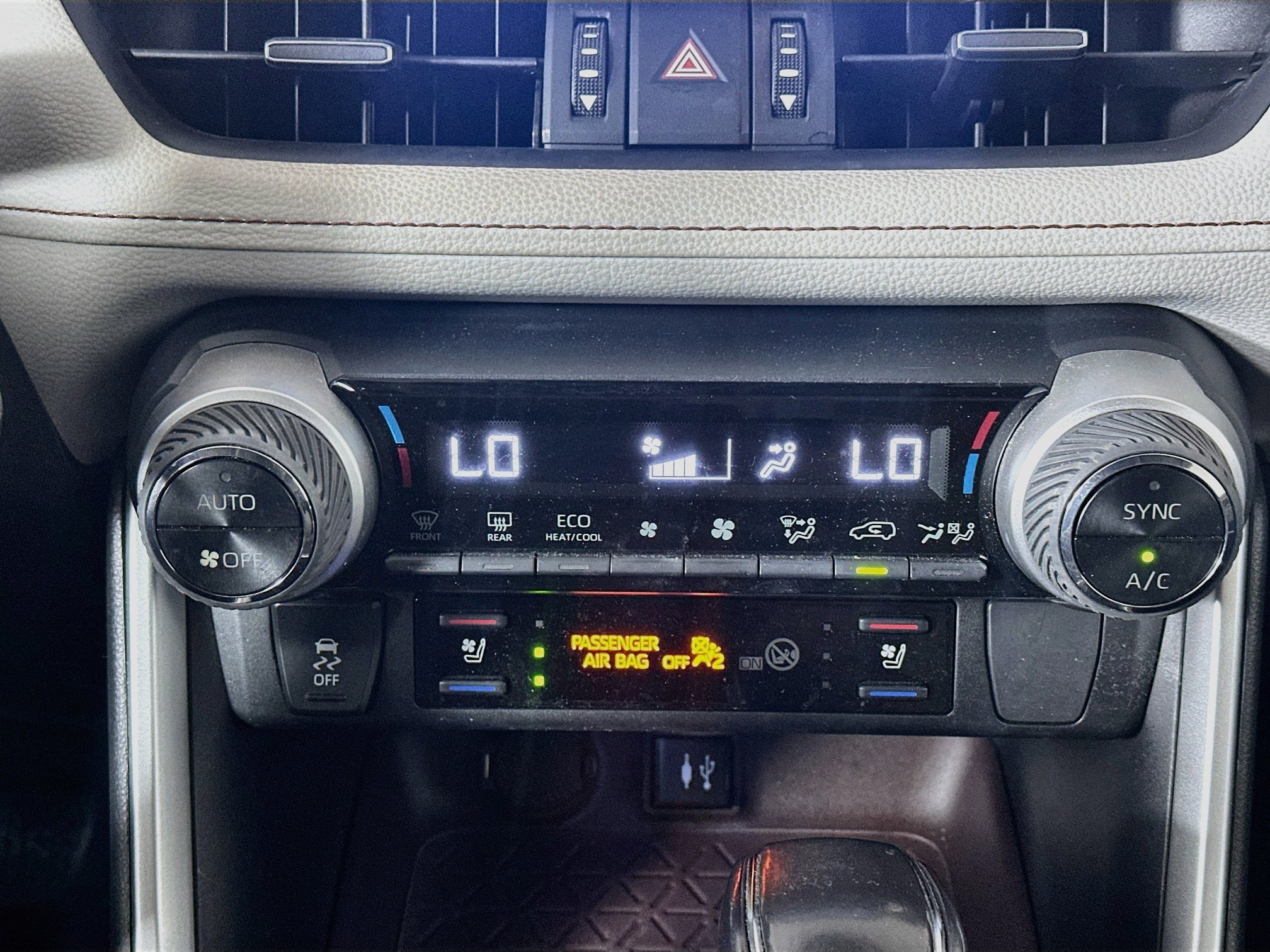 Used 2019 Toyota RAV4 Limited w/ Cold Weather Package FWD image 24