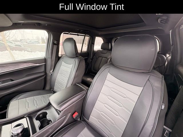 Used 2025 Jeep Grand Cherokee Limited w/ Luxury Tech Group II image 13