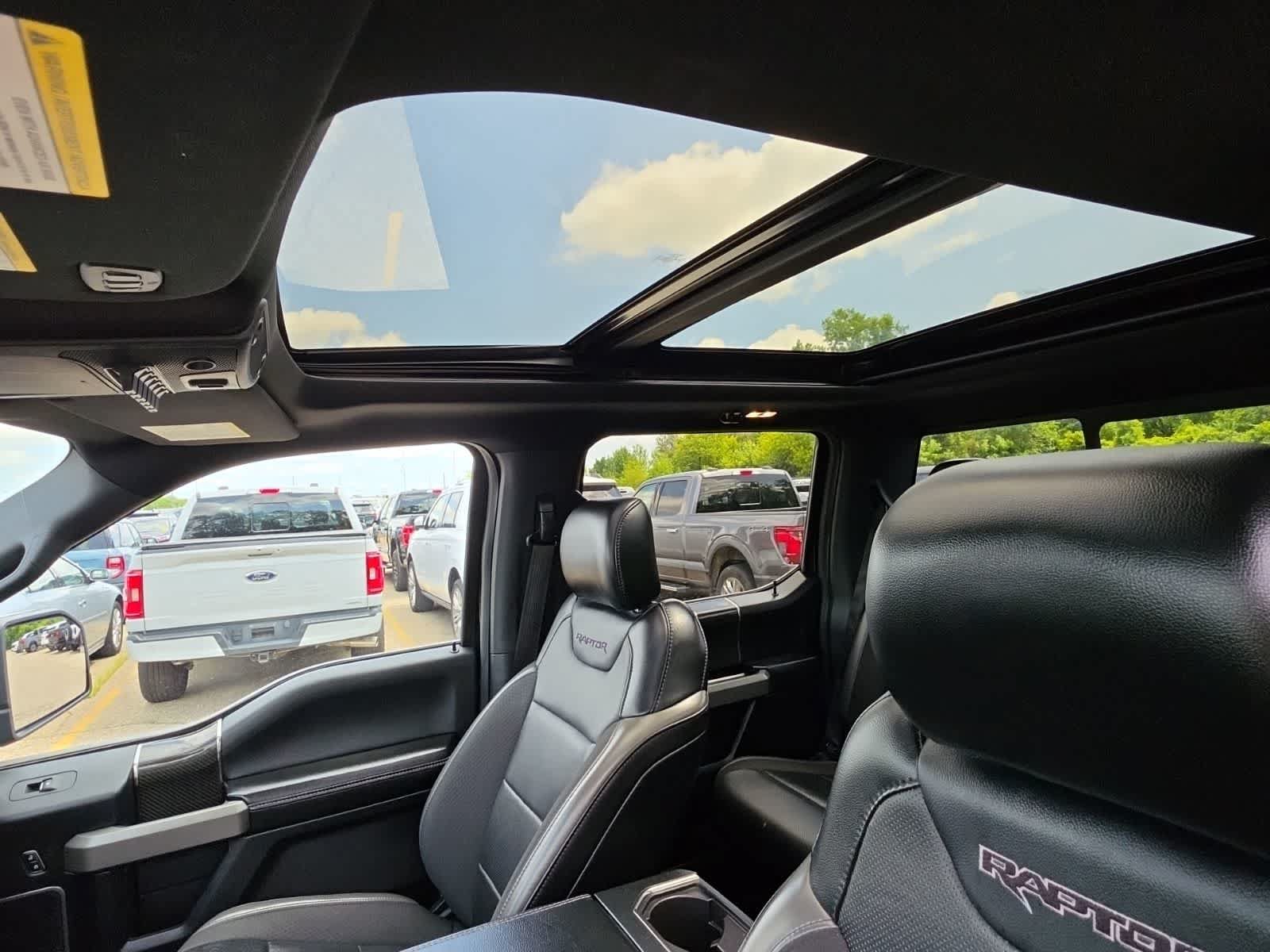 Used 2019 Ford F150 Raptor w/ Equipment Group 802A Luxury AWD/4WD image 17