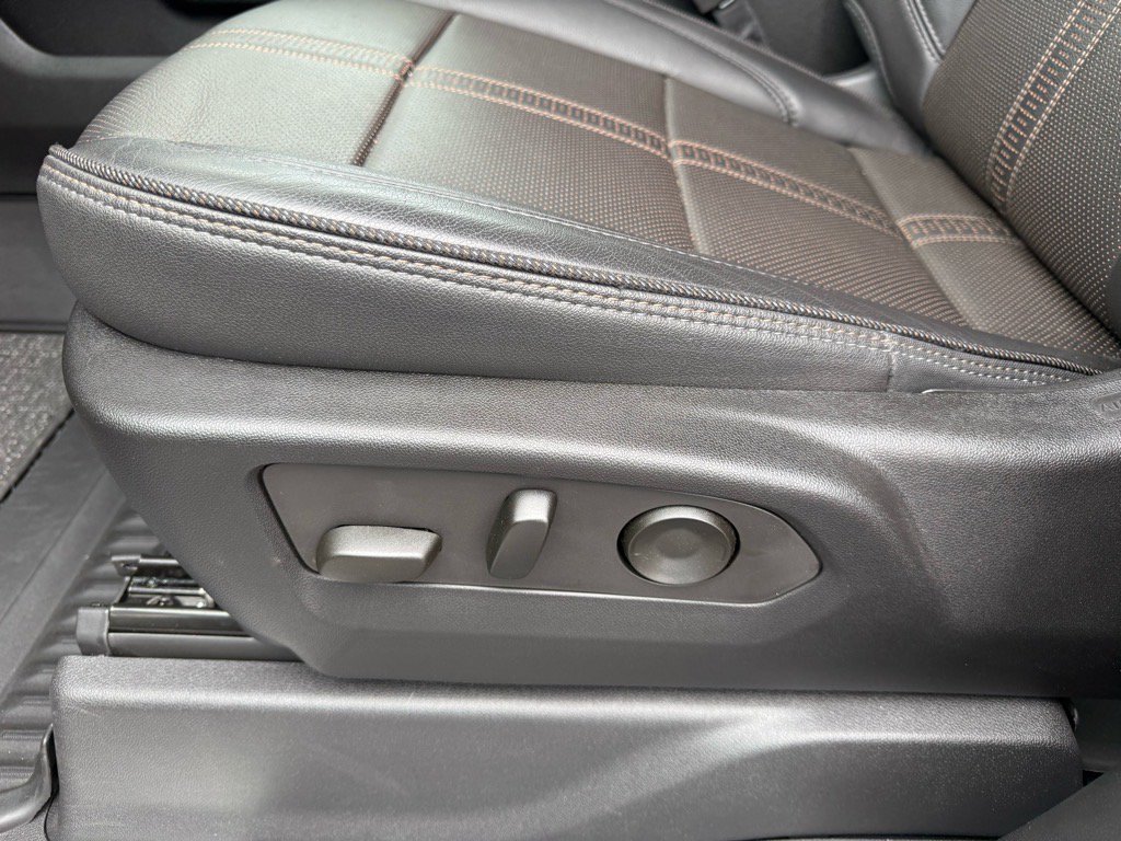 Used 2023 Chevrolet Silverado 1500 High Country AWD/4WD image 17