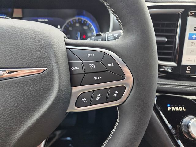 New 2026 Chrysler Pacifica Select FWD image 30