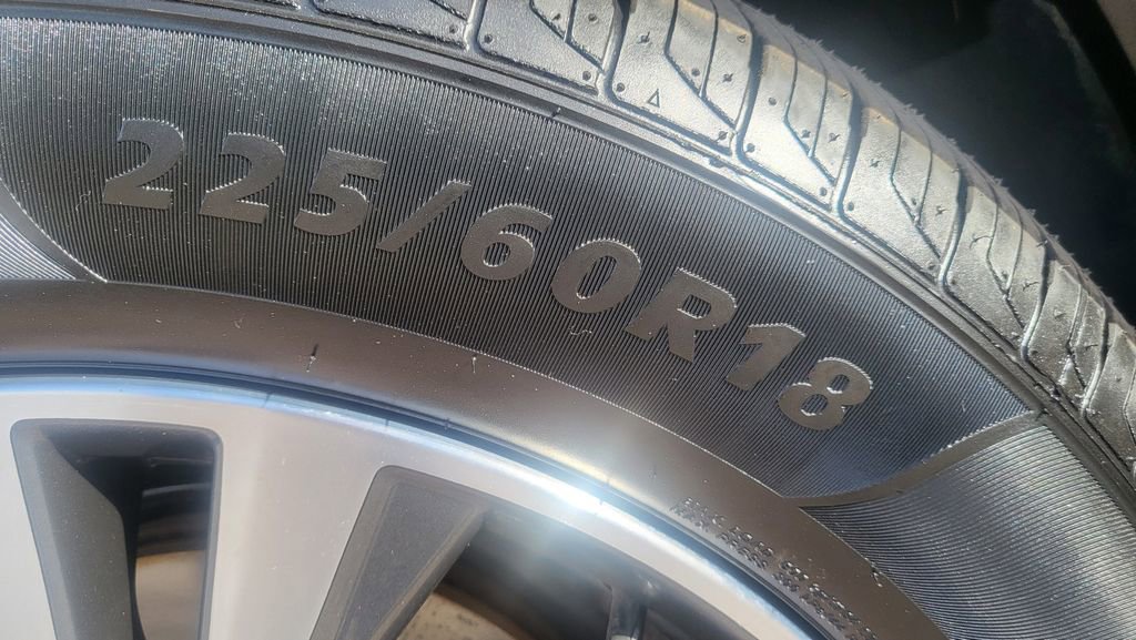 Used 2020 Nissan Rogue SV w/ Premium Package image 16