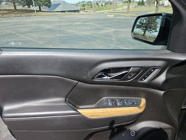 Used 2017 GMC Acadia Denali w/ Technology Package image 20