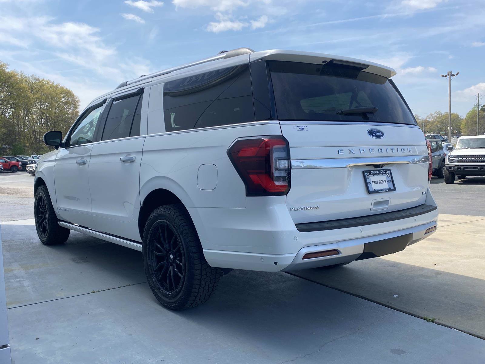 Used 2024 Ford Expedition Max Platinum AWD/4WD image 11