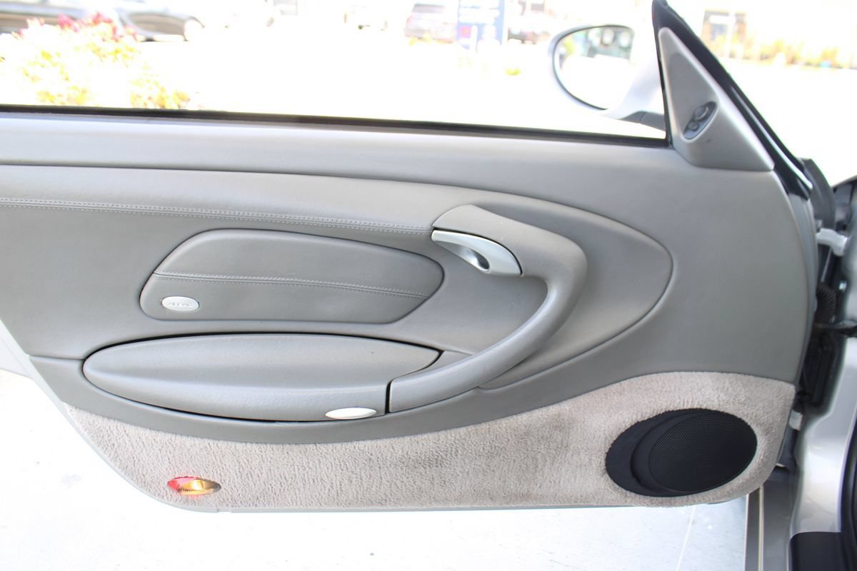 Used 2001 Porsche 911 GT3 RS image 36