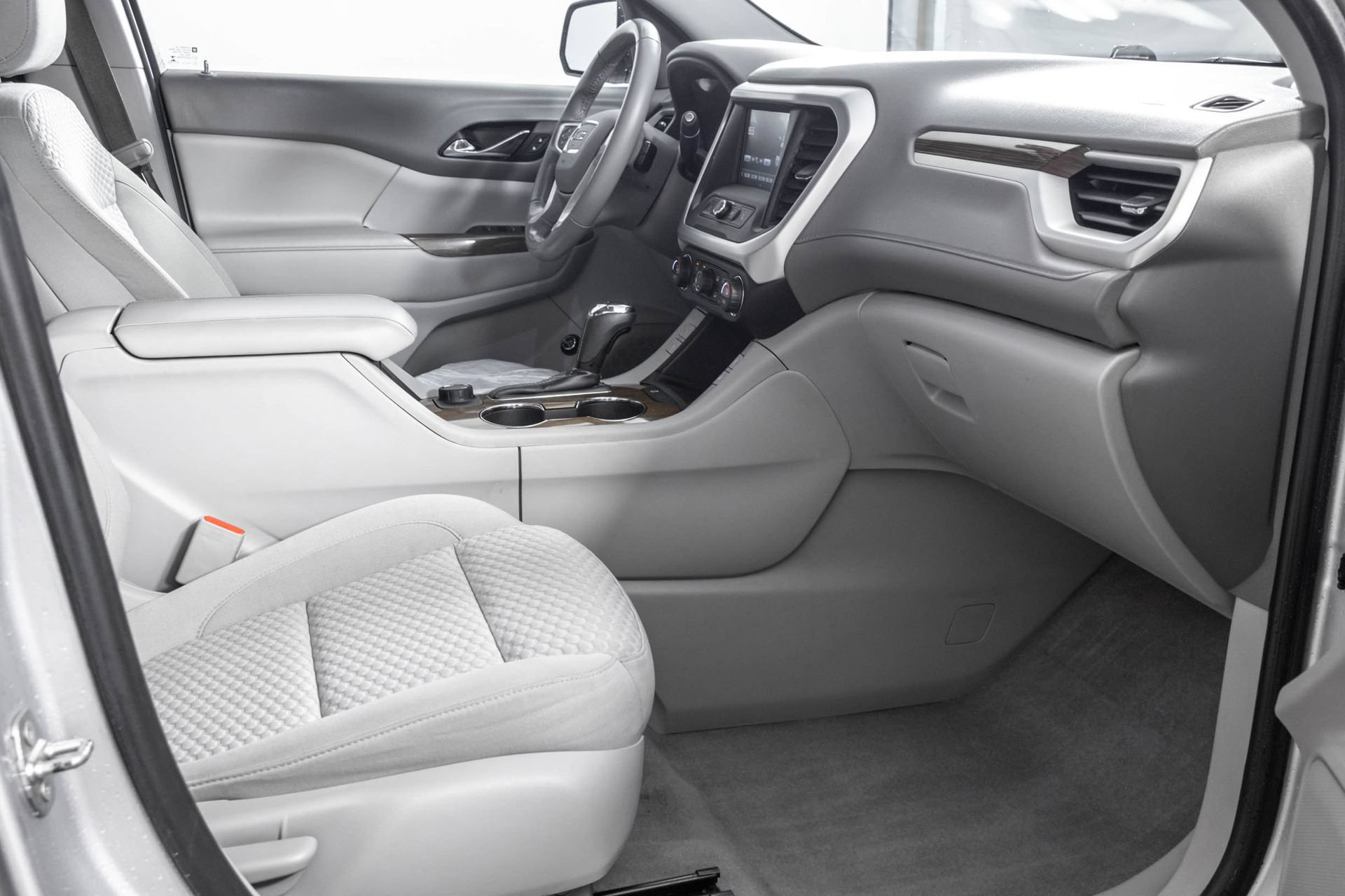 Used 2018 GMC Acadia SLE FWD image 45