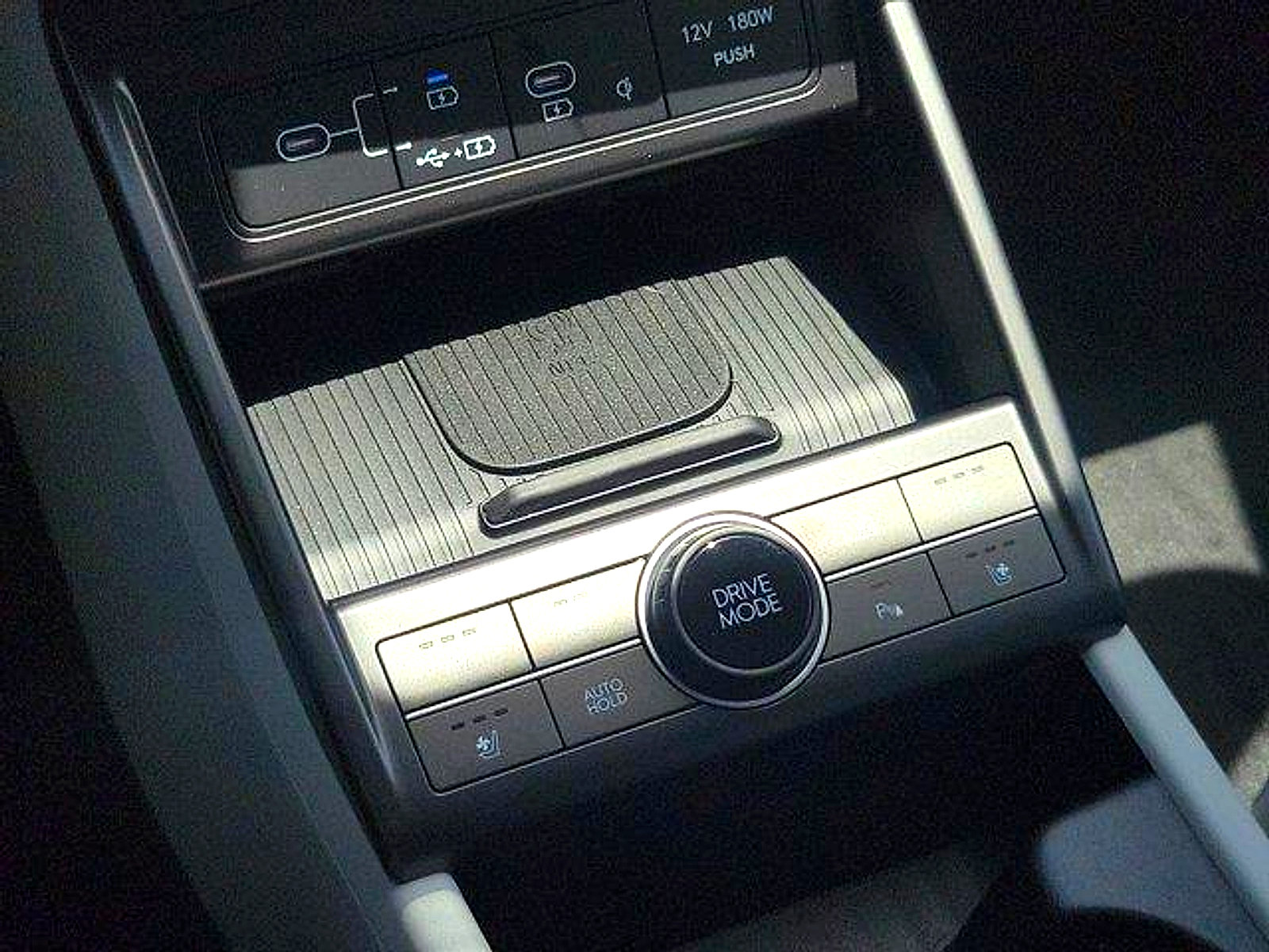 Used 2024 Hyundai Kona Limited FWD image 29