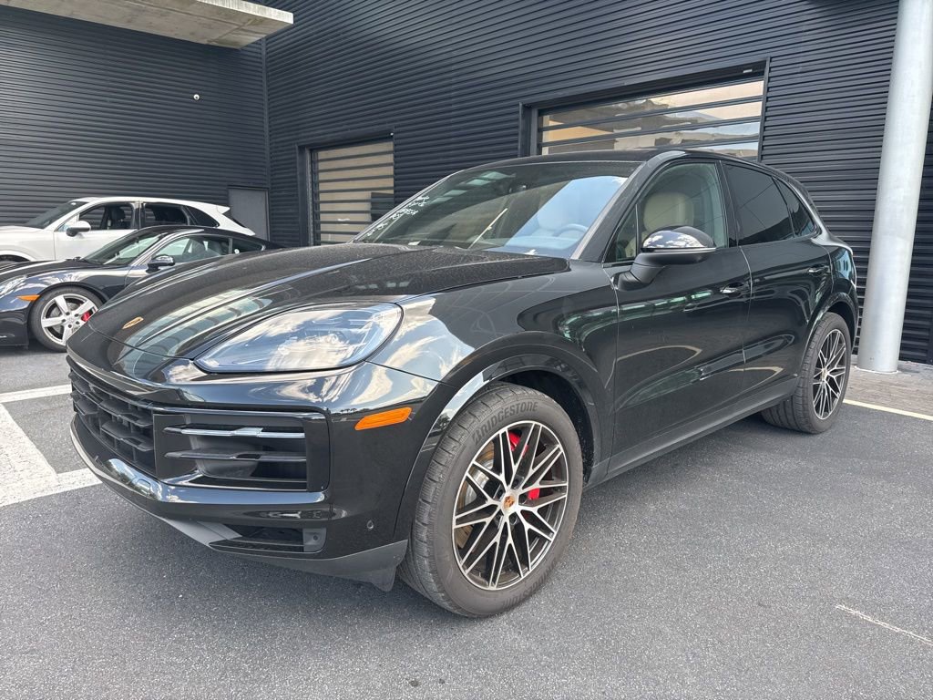 Certified 2025 Porsche Cayenne S AWD/4WD image 1