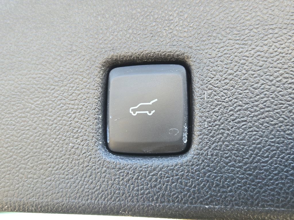 Used 2022 Ford Escape Titanium w/ Titanium Elite Package image 32