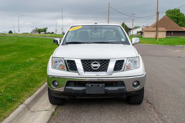 Used 2019 Nissan Frontier SL image 2